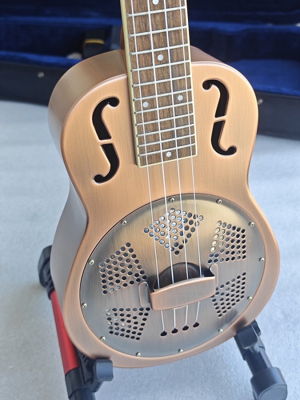 F hole resonator ukulele (2)