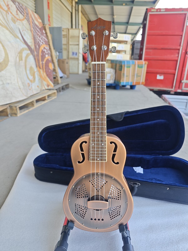 F hole resonator ukulele (7)
